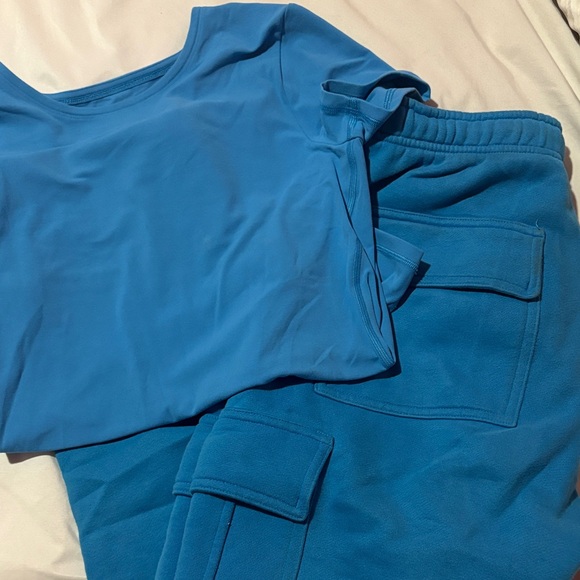 Light blue aritzia sweet fleece sweats and golden top - Picture 1 of 6